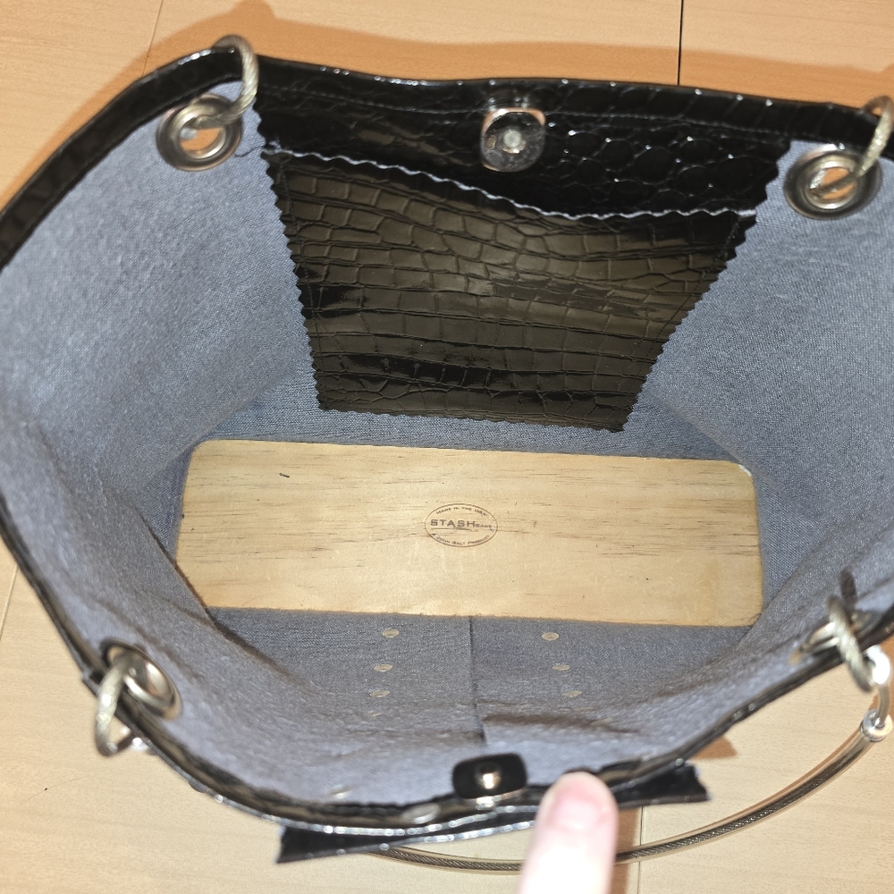 Stash Brand Vintage Elegant Black Croc-Embossed Tote Bag with Wood Base Like New - Picture 7 of 13